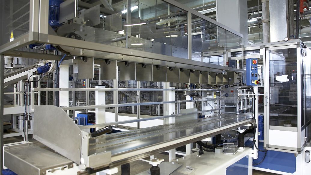 轉彎塑料網(wǎng)帶輸送機詳細介紹 轉彎塑料網(wǎng)帶輸送機詳細介紹